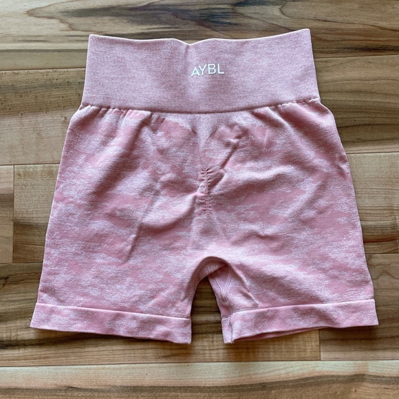 AYBL camo seamless shorts- S - Picture 1 of 6